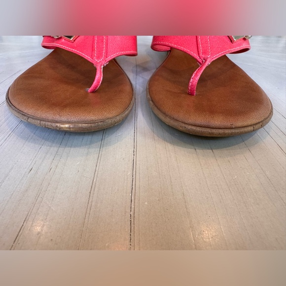 Italian Shoemakers Coral & Gold Thong Wedge Sandals – Women’s Size 8 - Picture 12 of 14